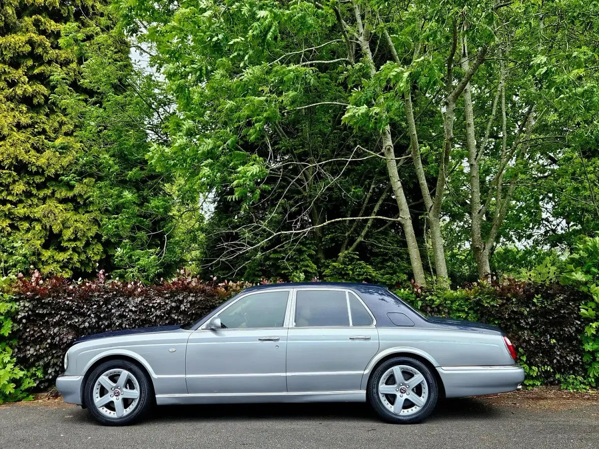 Used Bentley Arnage 405 HP (297 kW) 2000 Silver Sedan