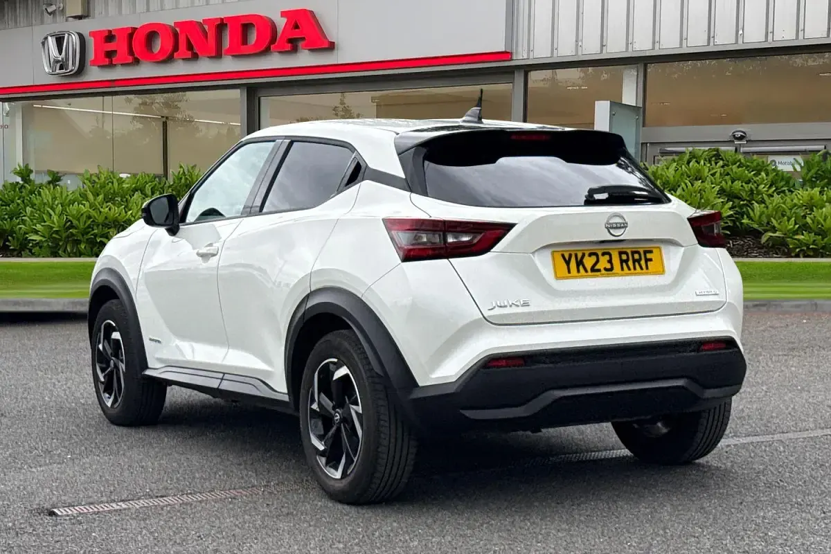 Used Nissan Juke N-Connecta 143 HP (105 kW) 2023 White SUV