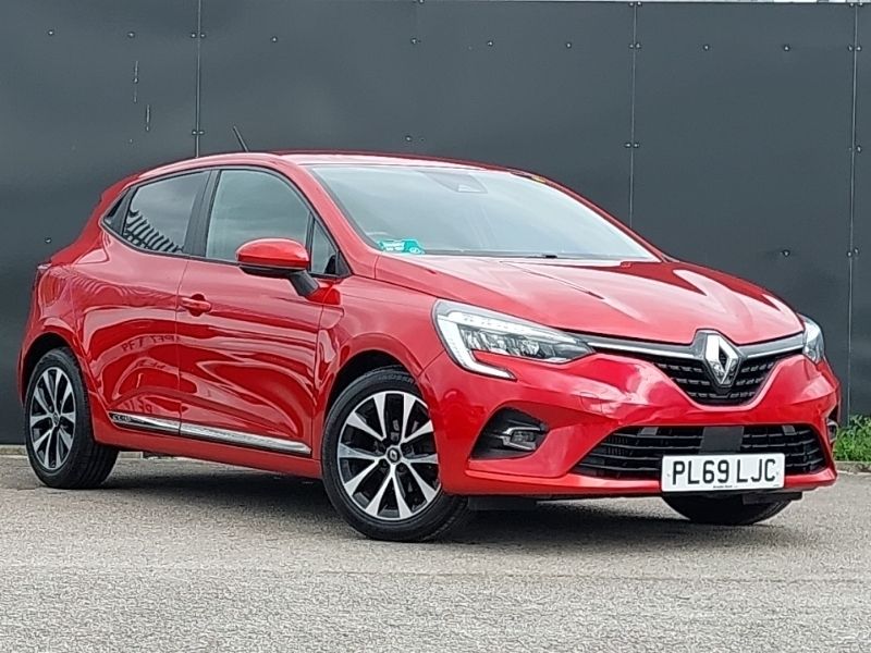 Red Used 2020 Renault Clio V Iconic Hatchback | £9,998 (Fair price) - Image 1/4