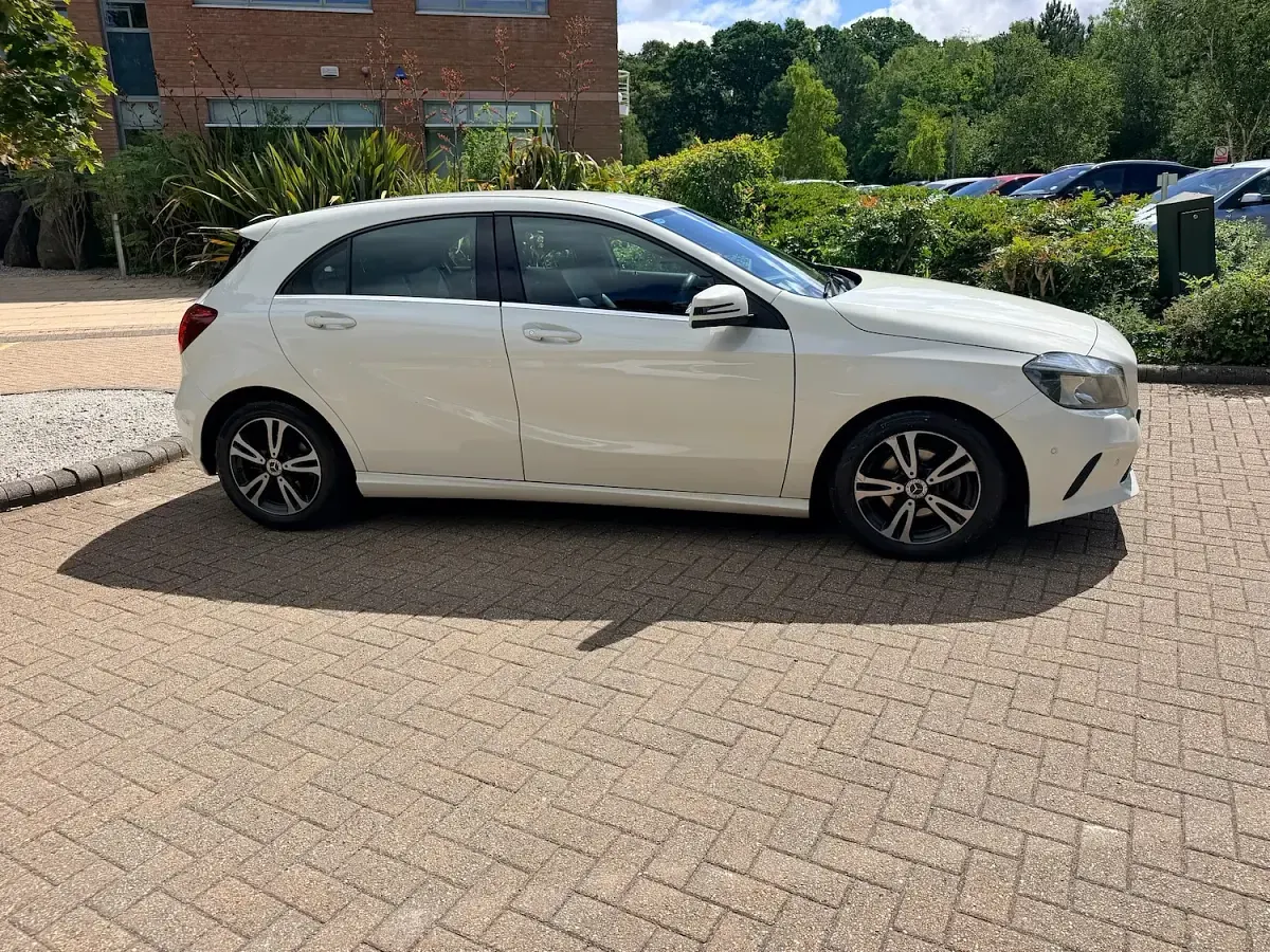 Used Mercedes A180 Executive 109 HP (80 kW) 2017 White Hatchback