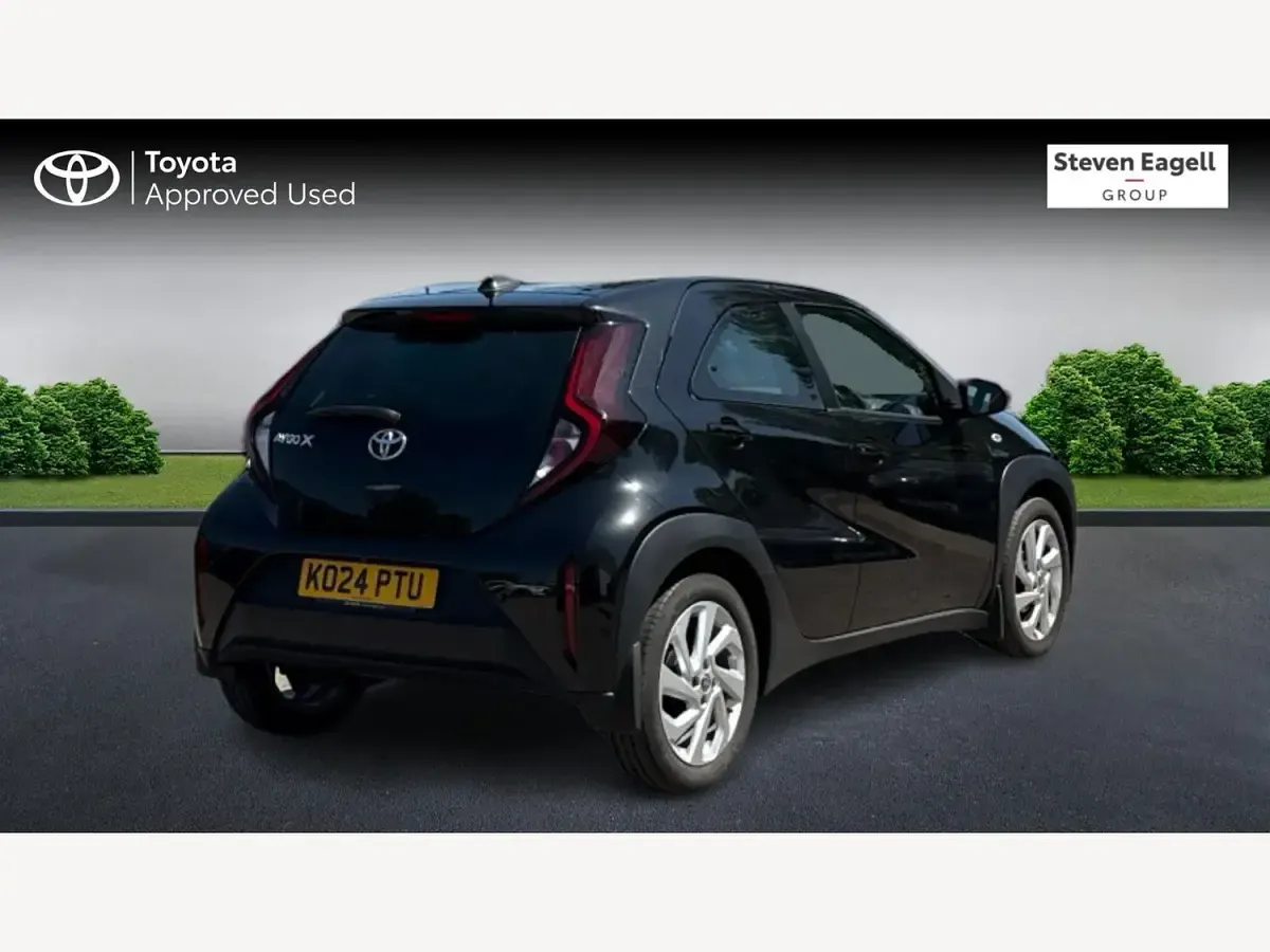 Used Toyota Aygo X PURE 72 HP (52 kW) 2024 Black SUV