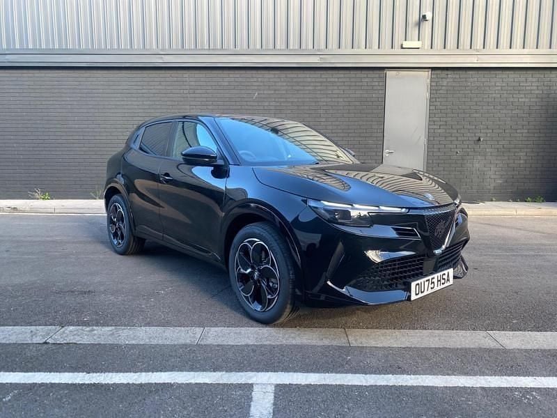 New Alfa Romeo Junior 134 HP (98 kW) 2025 Volcano black SUV