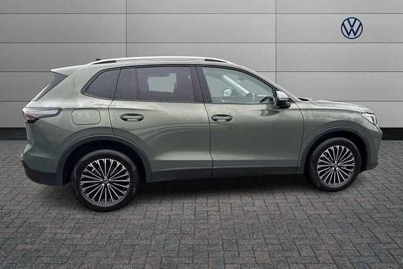 Used VW Tiguan Match 150 HP (110 kW) 2024 Green SUV