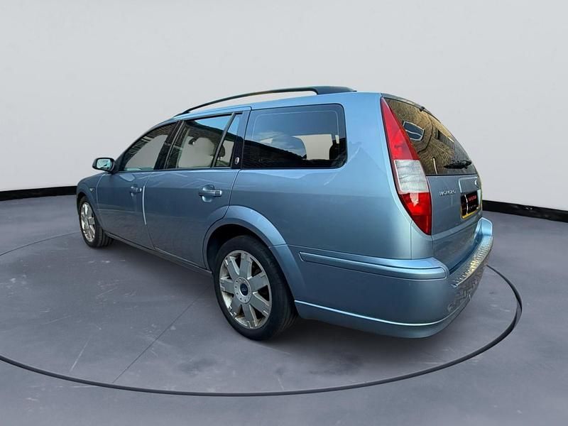 Used Ford Mondeo Ghia 2005 Blue Estate
