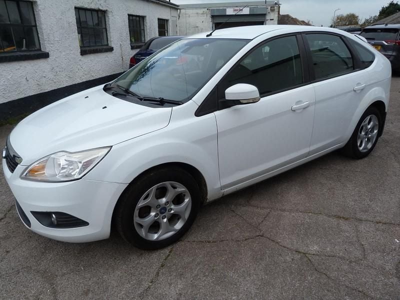 White Used 2010 Ford Focus Sport Hatchback | £1,395 (Good price) - Image 1/4