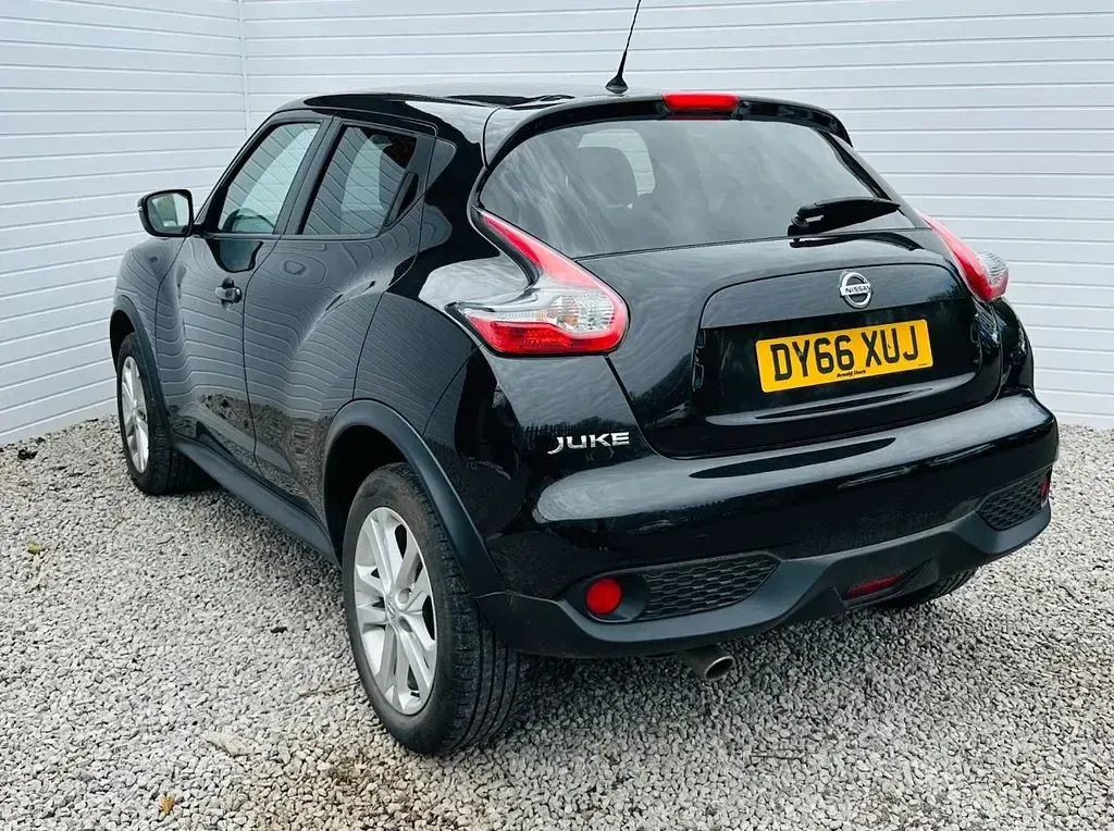 Begagnad Nissan Juke N-Connecta 110 HK (80 kW) 2016 Svart SUV