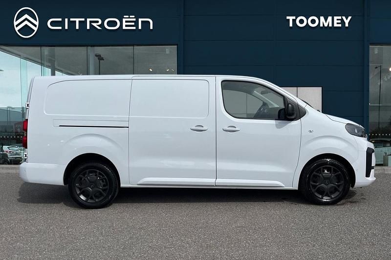Used Citroën Dispatch 118 HP (86 kW) 2024 White MPV