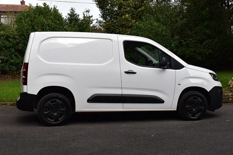 Używany Citroën Berlingo 2020 Biały Minivan