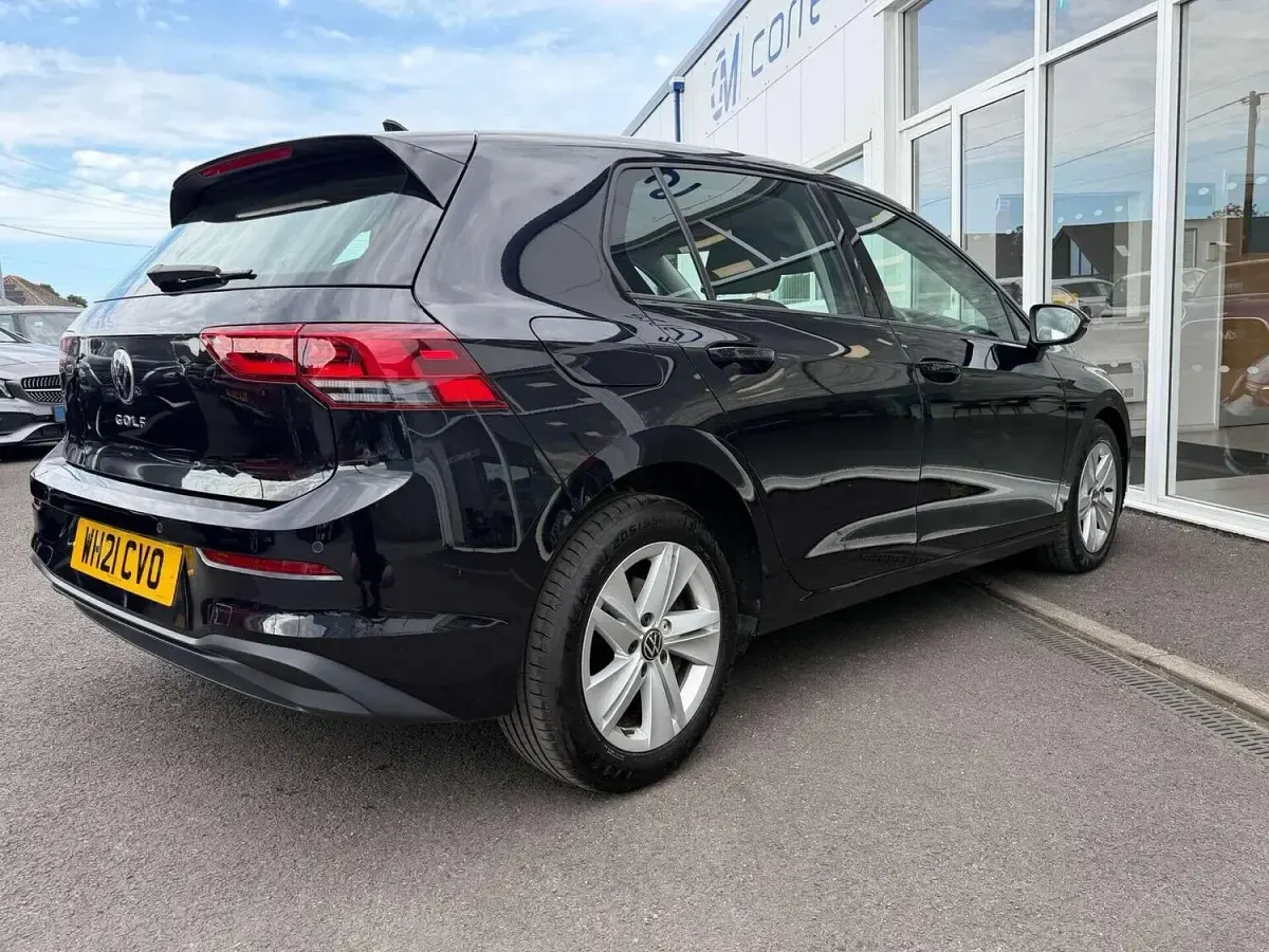 Used VW Golf VII Life 150 HP (110 kW) 2021 Black Hatchback