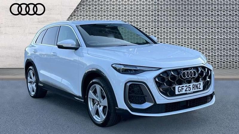 White Used 2025 Audi Q5 S-Line SUV | £47,685 - Image 1/4