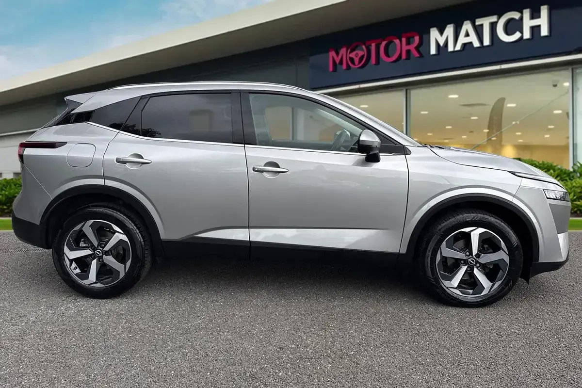 Used Nissan Qashqai N-Connecta 158 HP (116 kW) 2024 Silver SUV