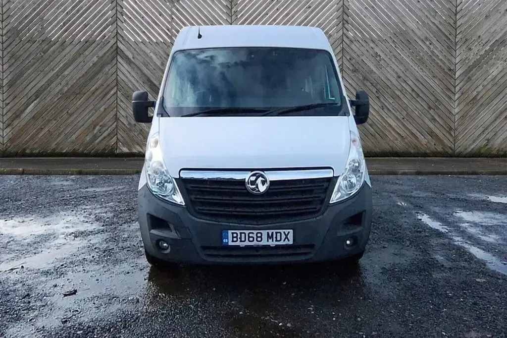 Second-hand Vauxhall Movano 130 CP (95 kW) 2019 Alb Monovolum