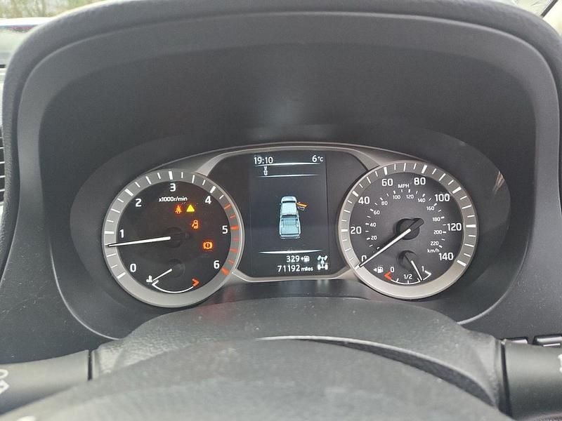 Used Nissan Navara Acenta 161 HP (118 kW) 2019 White Pickup
