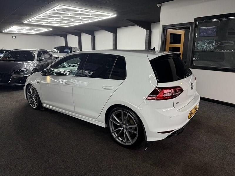 Begagnad VW Golf VII R 2017 Vit Halvkombi