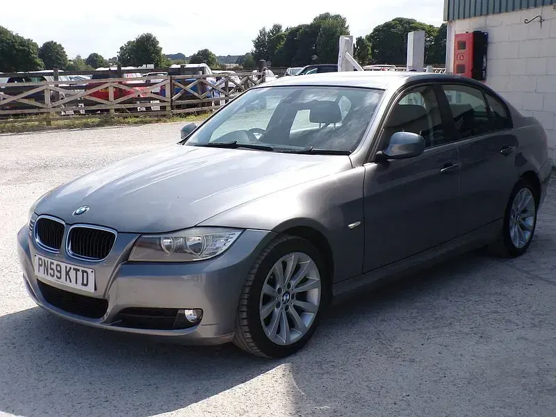 Used BMW 318 143 HP (105 kW) 2009 Grey Sedan
