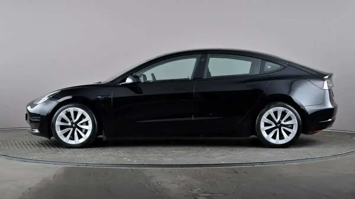 Używany Tesla Model 3 Long Range AWD 258 kW (351 KM) 2022 Czarny Sedan/Limuzyna