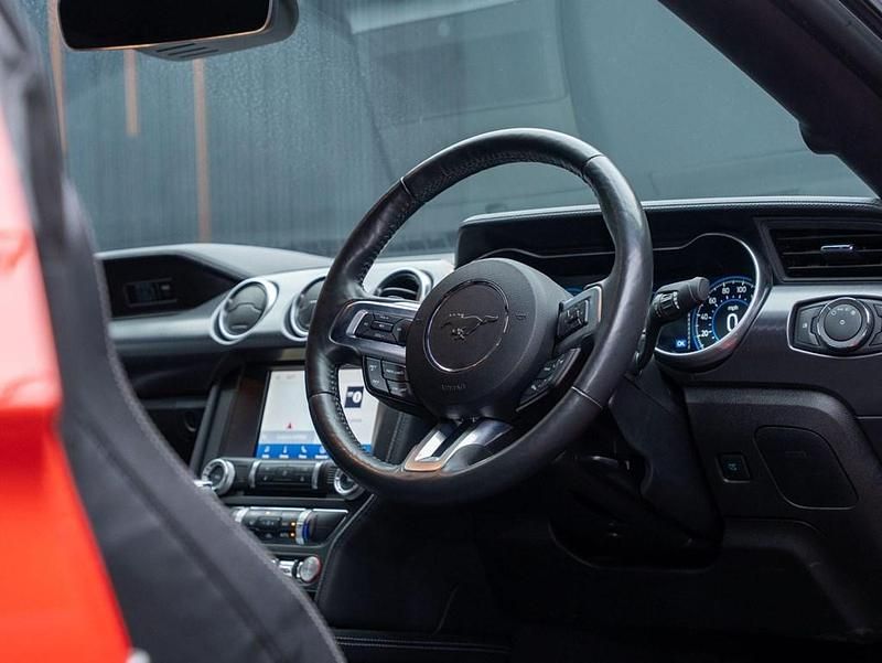 Usado Ford Mustang Fastback 2023 Rojo Coupe