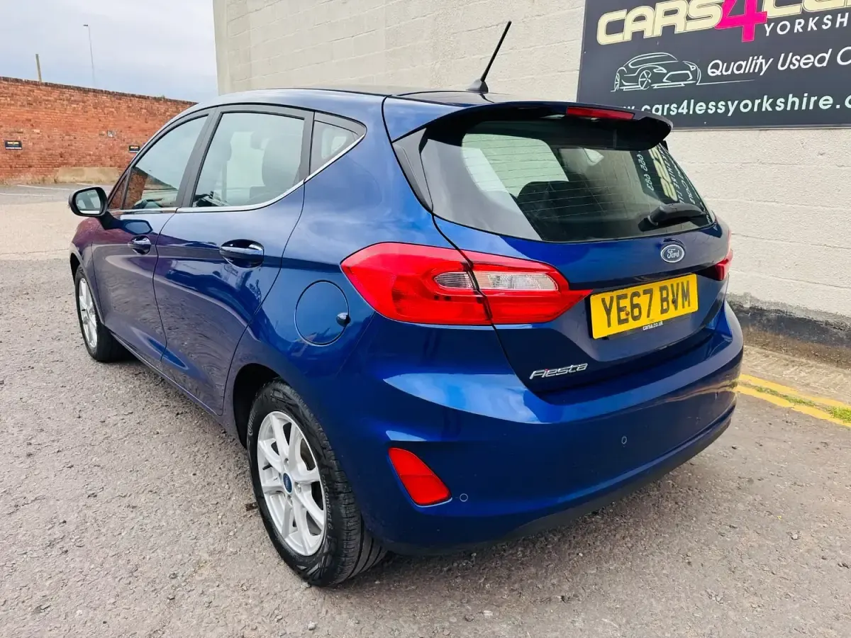 Used Ford Fiesta Zetec 85 HP (62 kW) 2018 Blue Hatchback