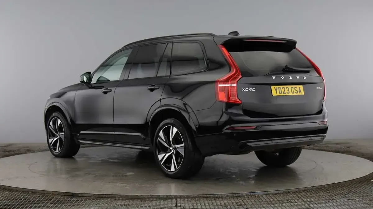 Used Volvo XC90 Plus 235 HP (172 kW) 2023 Black SUV