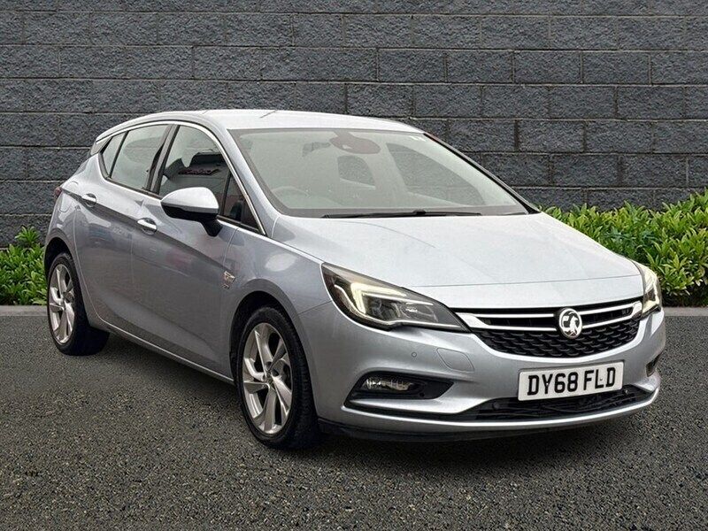 Used Vauxhall Astra SRi 198 HP (145 kW) 2018 Silver Hatchback