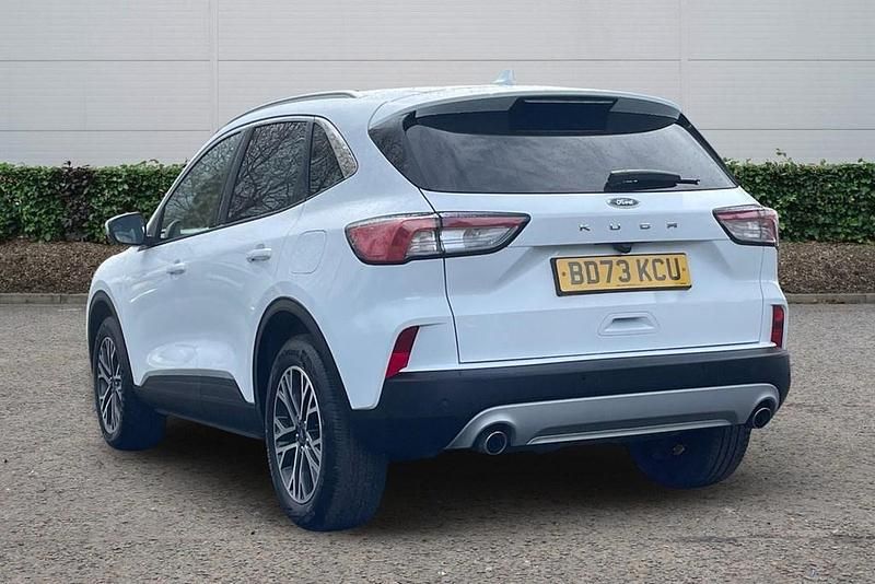 Begagnad Ford Kuga Titanium 2023 Vit SUV