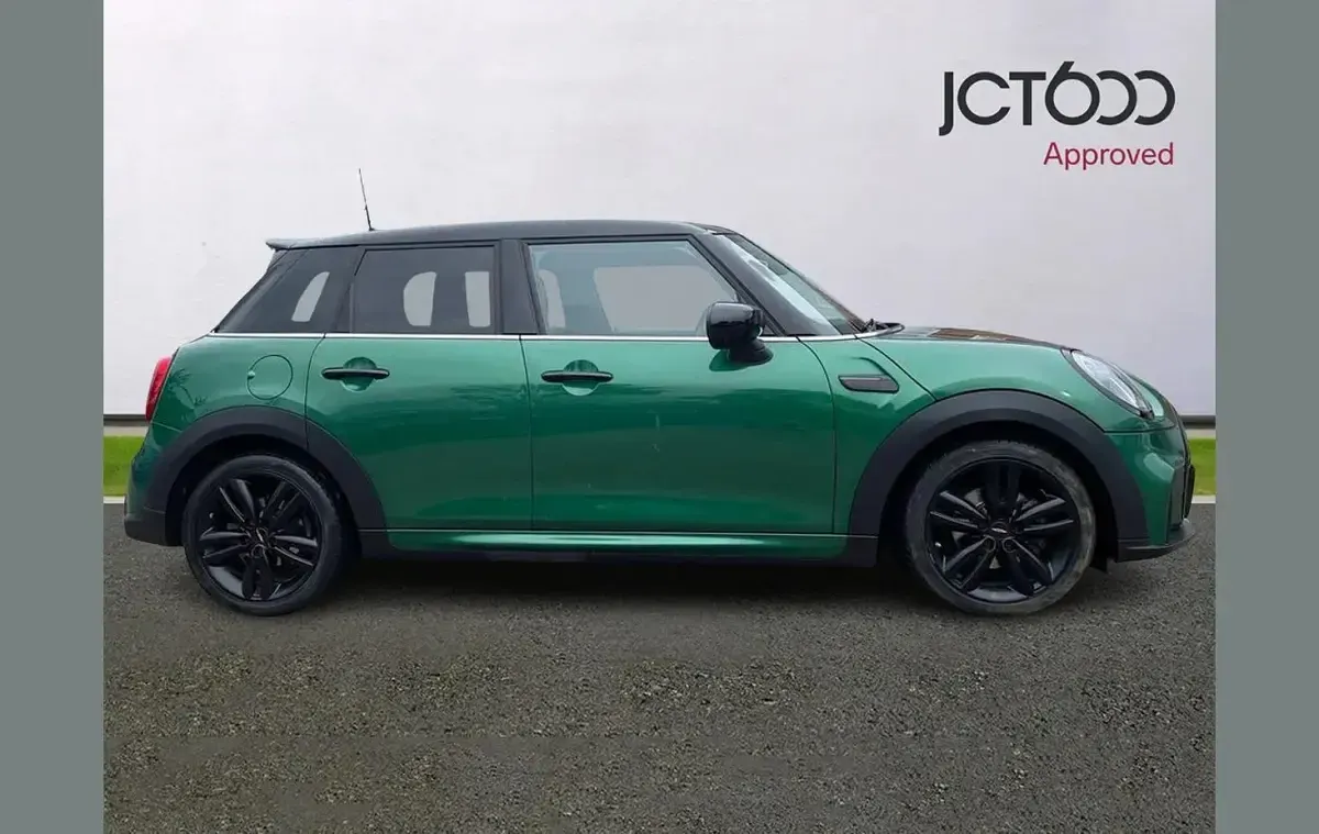 Used Mini Cooper Sport 134 HP (98 kW) 2023 Green Hatchback