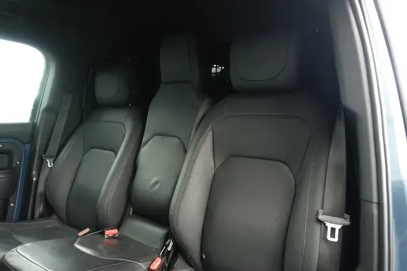Używany Land Rover Defender HSE 2022 Niebieski SUV
