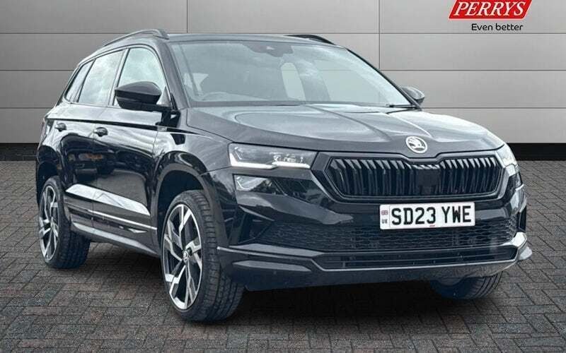 Used 2025 Skoda Karoq SportLine SUV | £23,282 (Good price) - Image 1/4