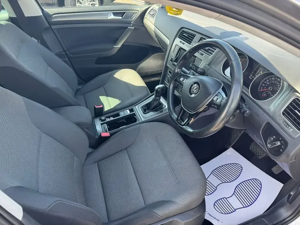 Usado VW Golf VII SE 105 HP (77 kW) 2013 Prateado Citadino