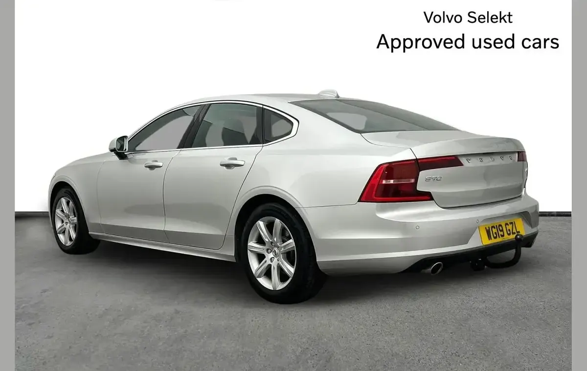 Used Volvo S90 Momentum 188 HP (138 kW) 2019 Silver Sedan