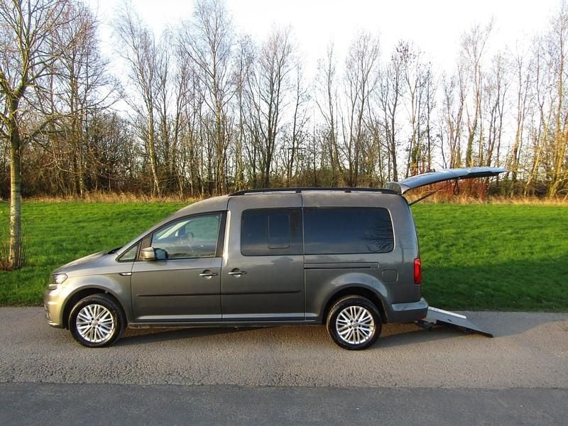 Grey Used 2020 VW Caddy Maxi Life Life MPV | £15,975 (Fair price) - Image 1/3