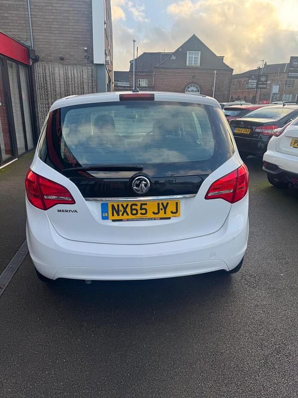 Used Vauxhall Meriva 2015 White MPV