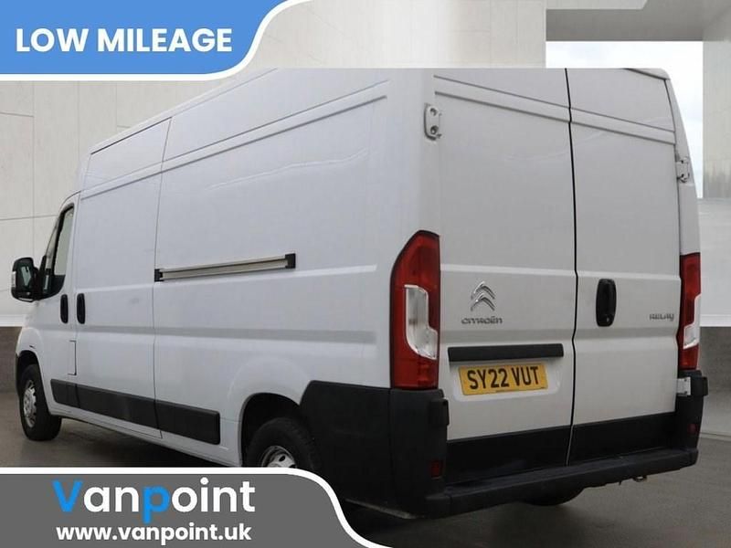 Usado Citroën Relay 140 HP (102 kW) 2022 Branco Van