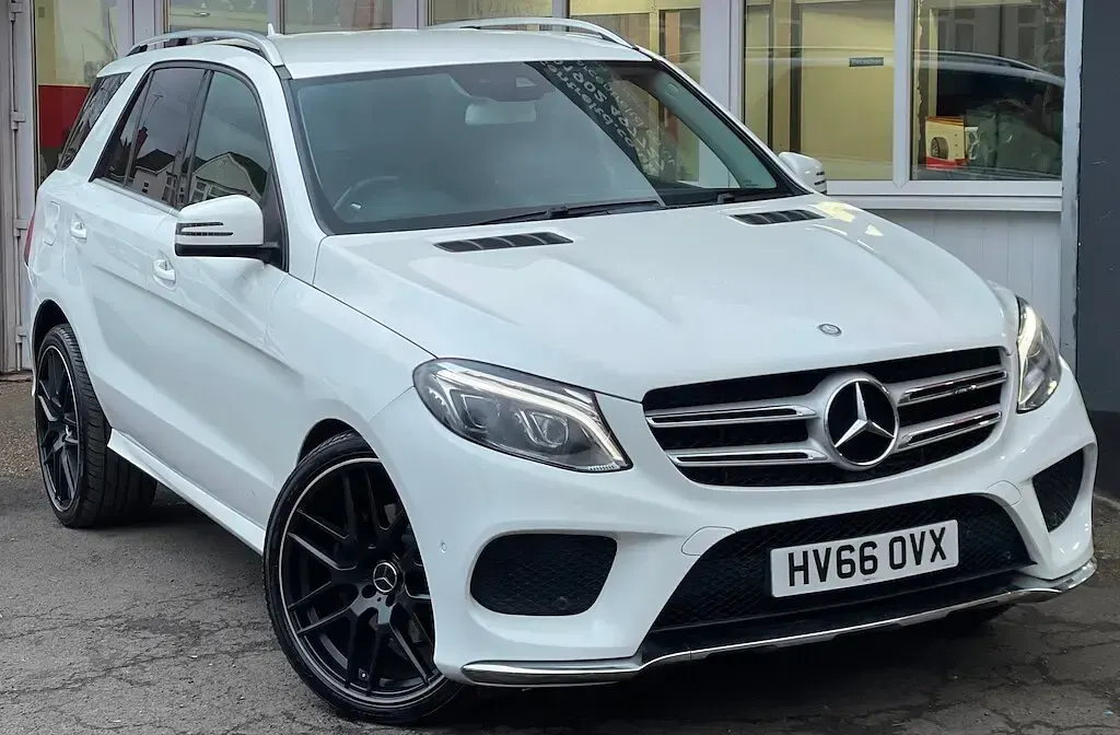 Used Mercedes GLE250 AMG line 204 HP (150 kW) 2016 White Estate