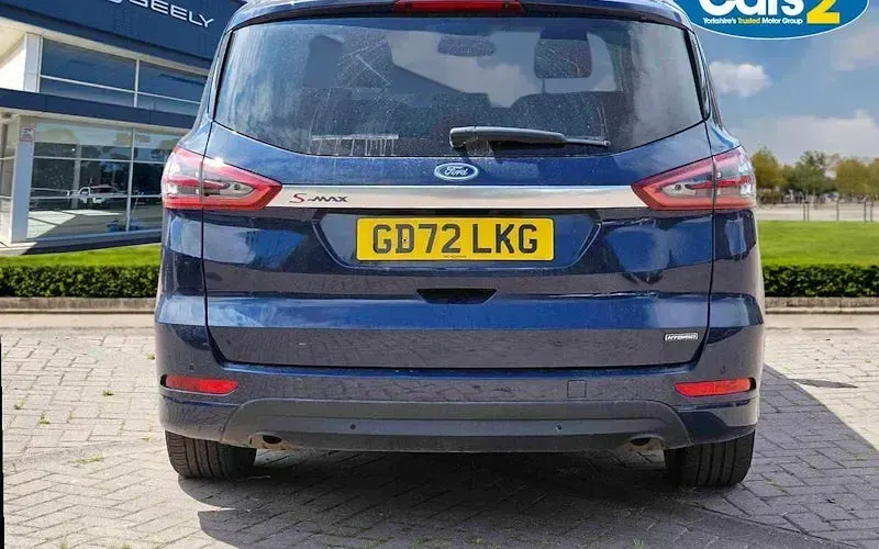 Used Ford S-MAX Titanium 190 HP (139 kW) 2022 Blue MPV