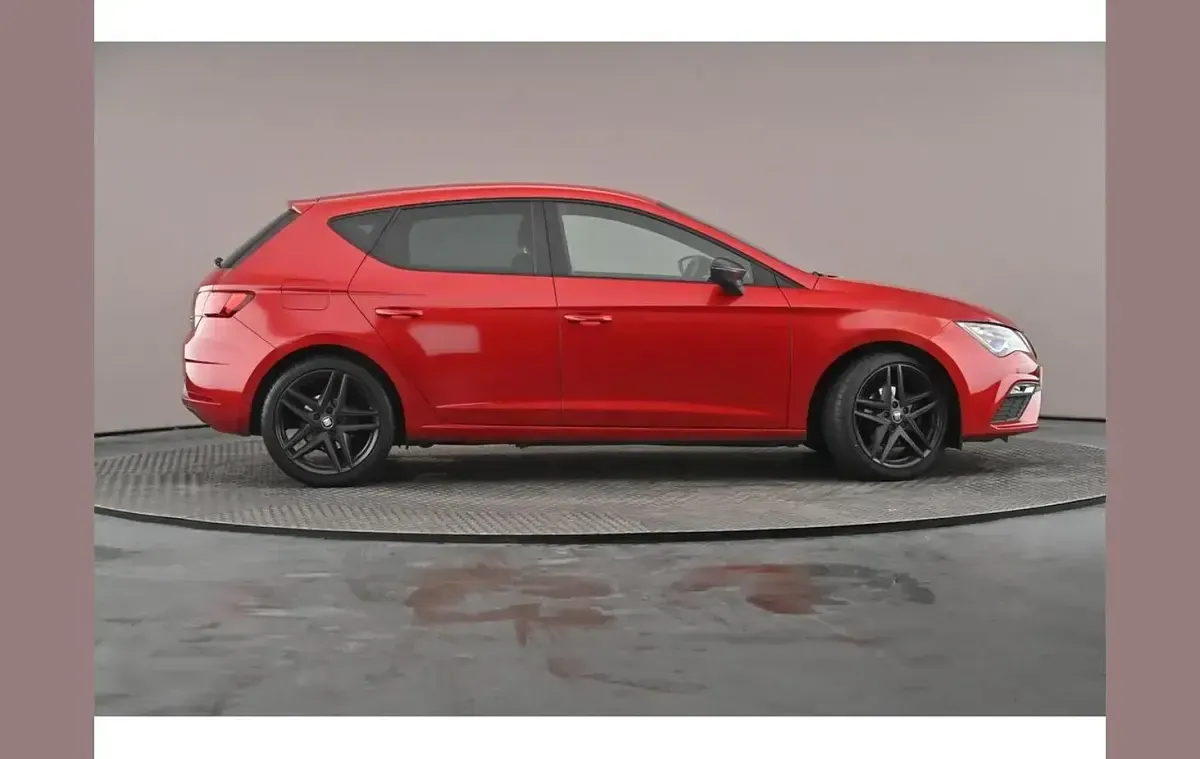 Used Seat Leon Black Edition 150 HP (110 kW) 2020 Red Hatchback