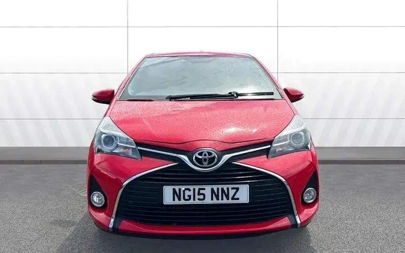 Used Toyota Yaris 99 HP (72 kW) 2016 Hatchback