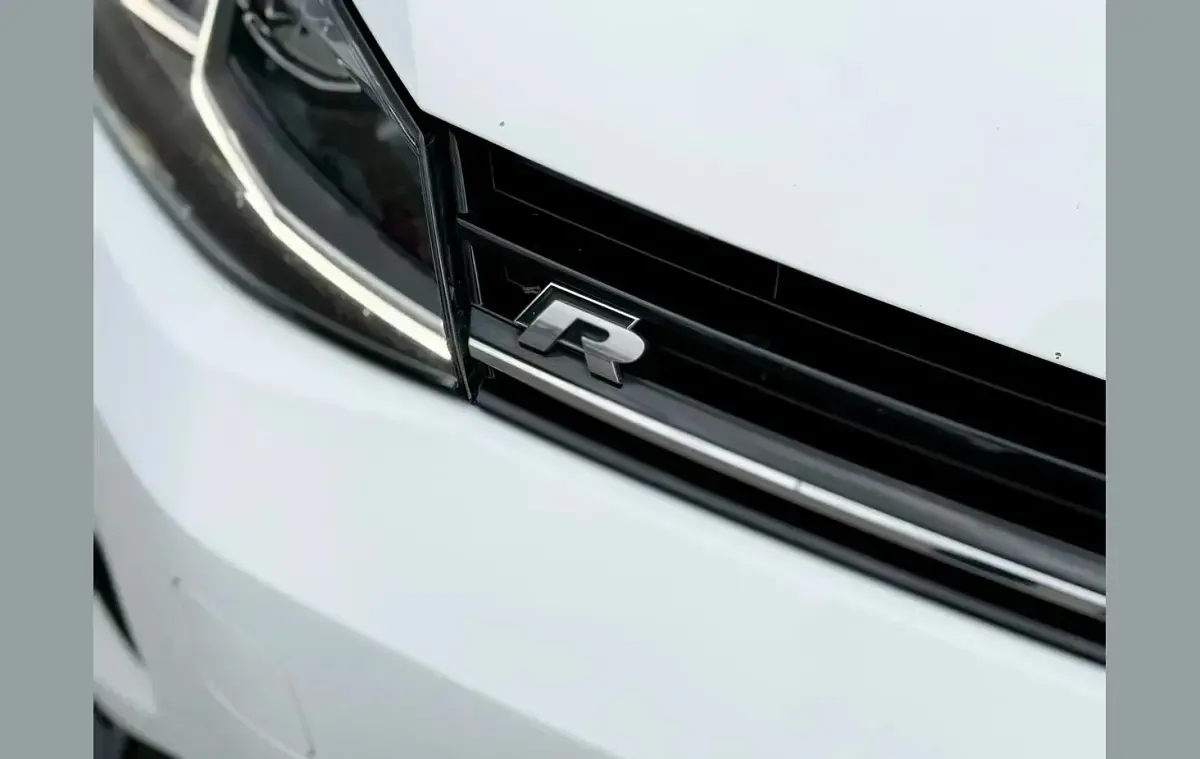 Used VW Golf VII R 296 HP (217 kW) 2019 White Hatchback