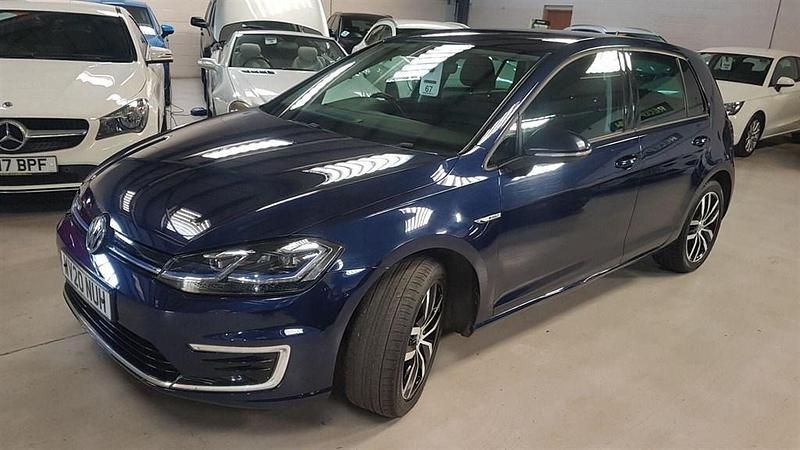 Begagnad VW e-Golf 99 kW (135 HK) 2020 Blå Halvkombi