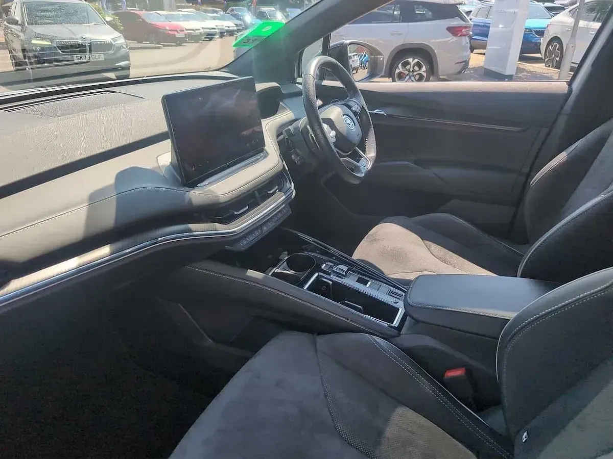 Used Skoda Enyaq iV SportlinePlus 154 kW (210 HP) 2024 Brilliant silver metallic SUV