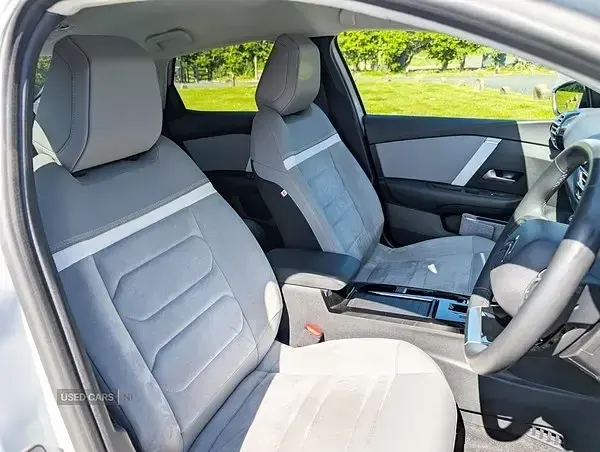 Usado Citroën e-C4 100 kW (136 HP) 2024 Branco Sedan