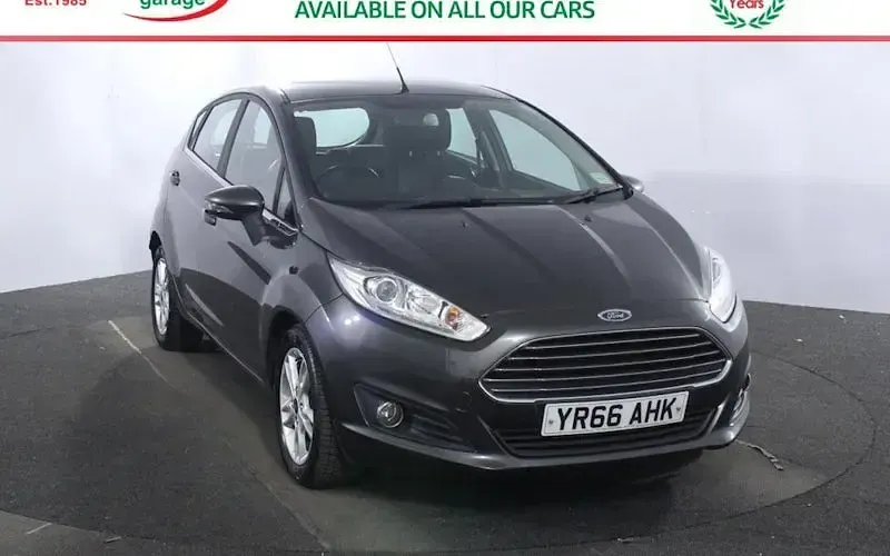 Used Ford Fiesta Zetec 75 HP (55 kW) 2016 Hatchback