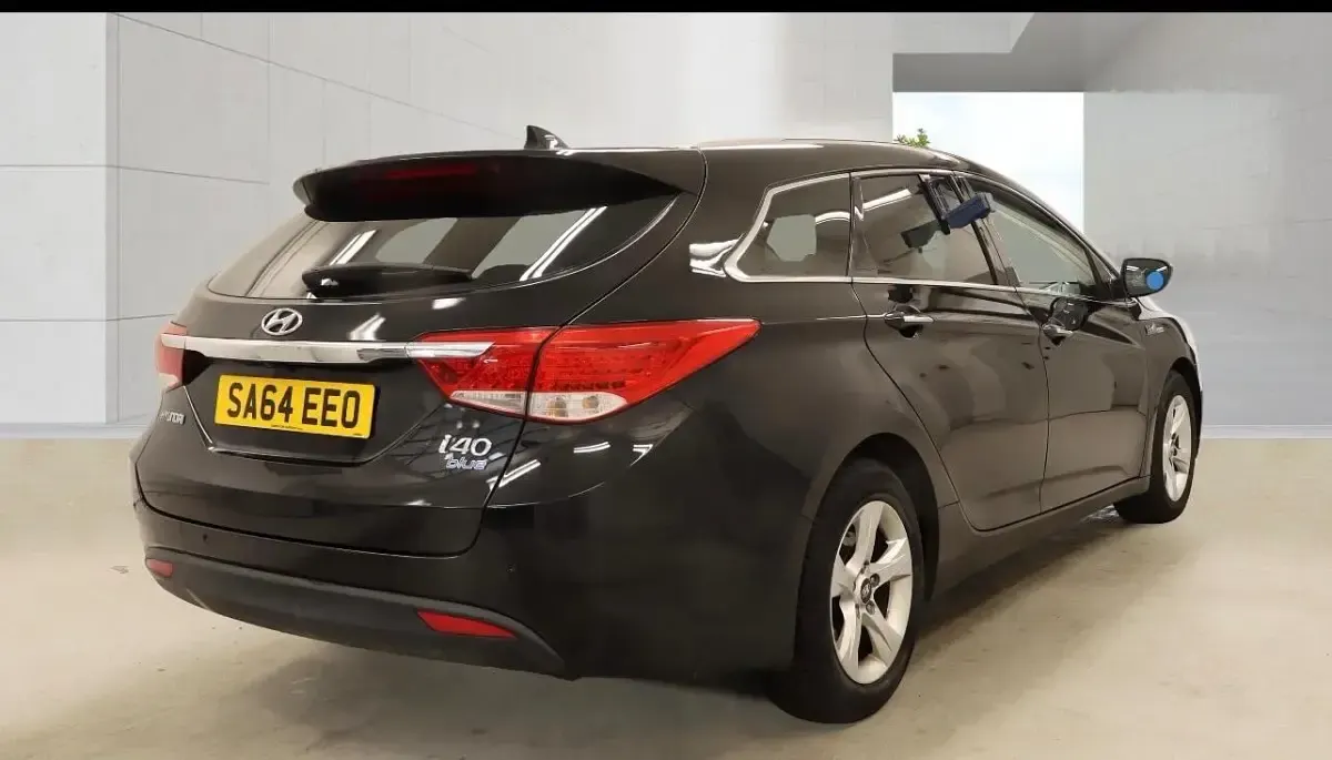 Used Hyundai i40 Style 115 HP (84 kW) 2014 Black Estate