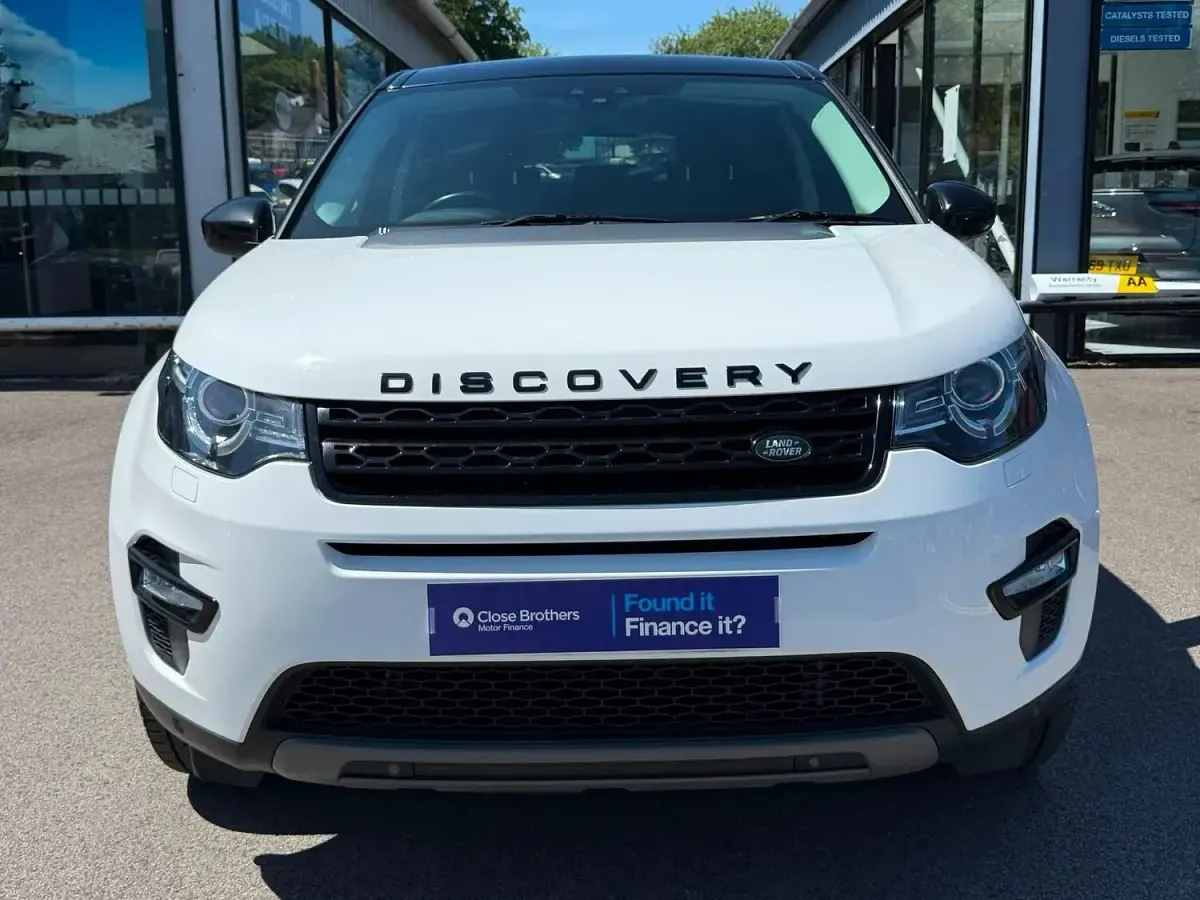 Used Land Rover Discovery 5 HSE 2017 White SUV
