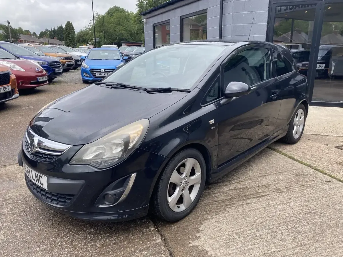 Used Vauxhall Corsa 90 HP (66 kW) 2012 Black Hatchback