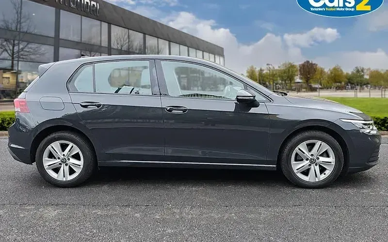 Used VW Golf VIII Life 131 HP (96 kW) 2023 Grey Hatchback