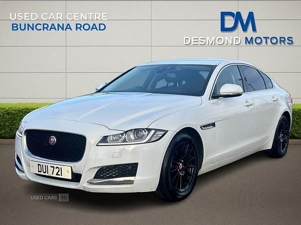 Used Jaguar XF Prestige 180 HP (132 kW) 2016 White Sedan