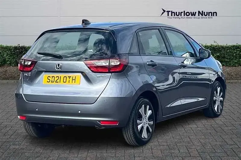 Second-hand Honda Jazz Hybrid 109 CP (80 kW) 2021 Gri Hatchback