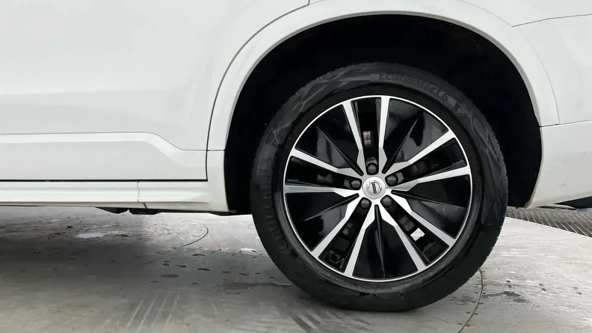 Used Volvo XC90 Momentum 235 HP (172 kW) 2022 SUV