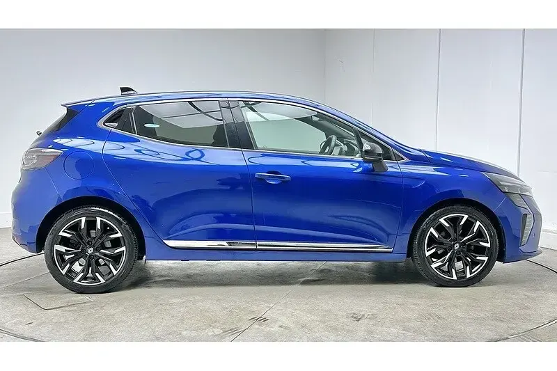 Used Renault Clio Techno 90 HP (66 kW) 2024 Blue Hatchback